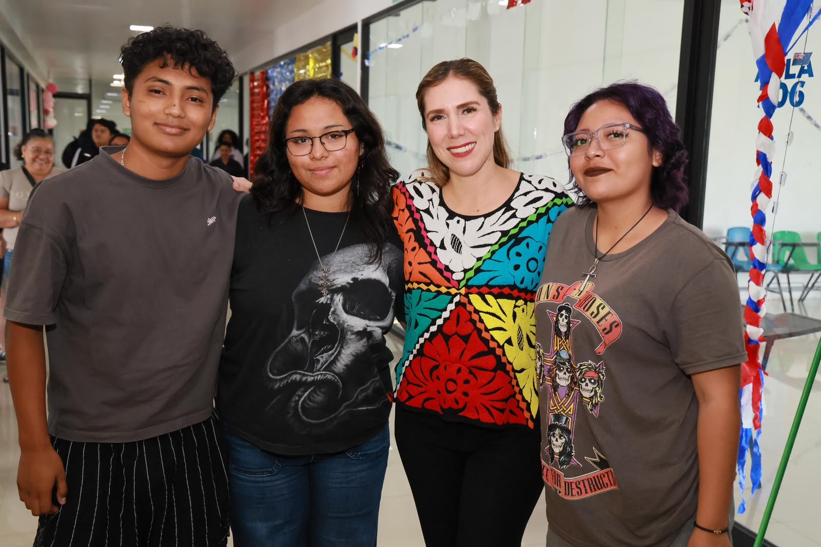 Atenea Gómez comparte experiencia en liderazgo y Derecho