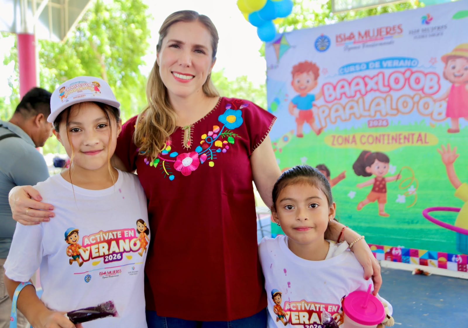 Atenea Gómez visita Curso de Verano en Isla Mujeres