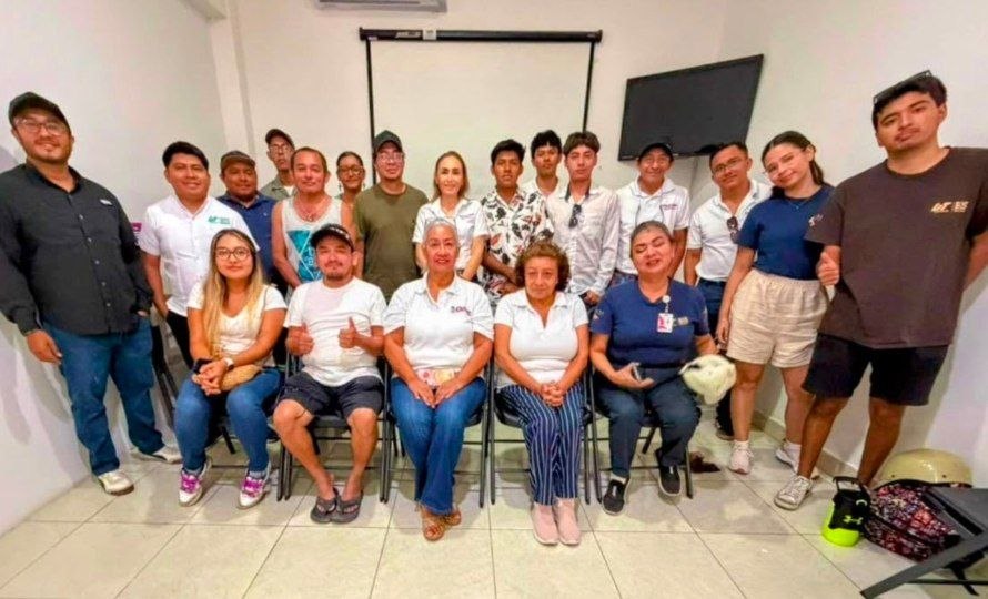 Isla Mujeres capacita a ciudadanos para mejorar imagen urbana