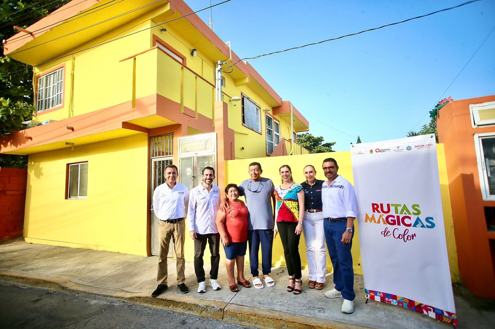 Transforman imagen urbana de Isla Mujeres con programa colorido