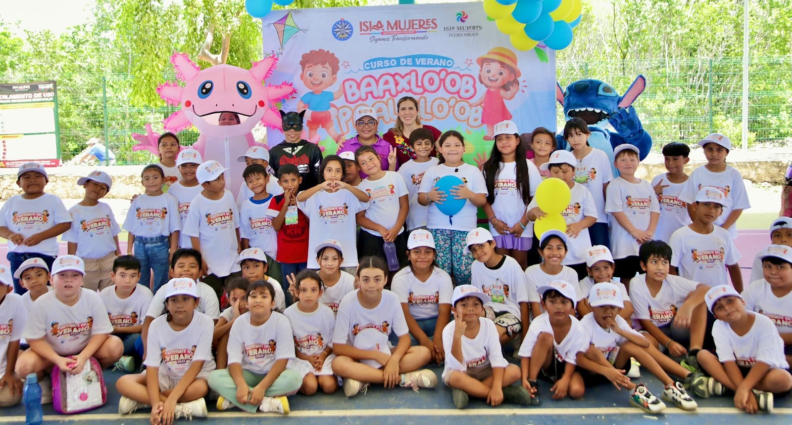 Atenea Gómez visita Curso de Verano en Isla Mujeres