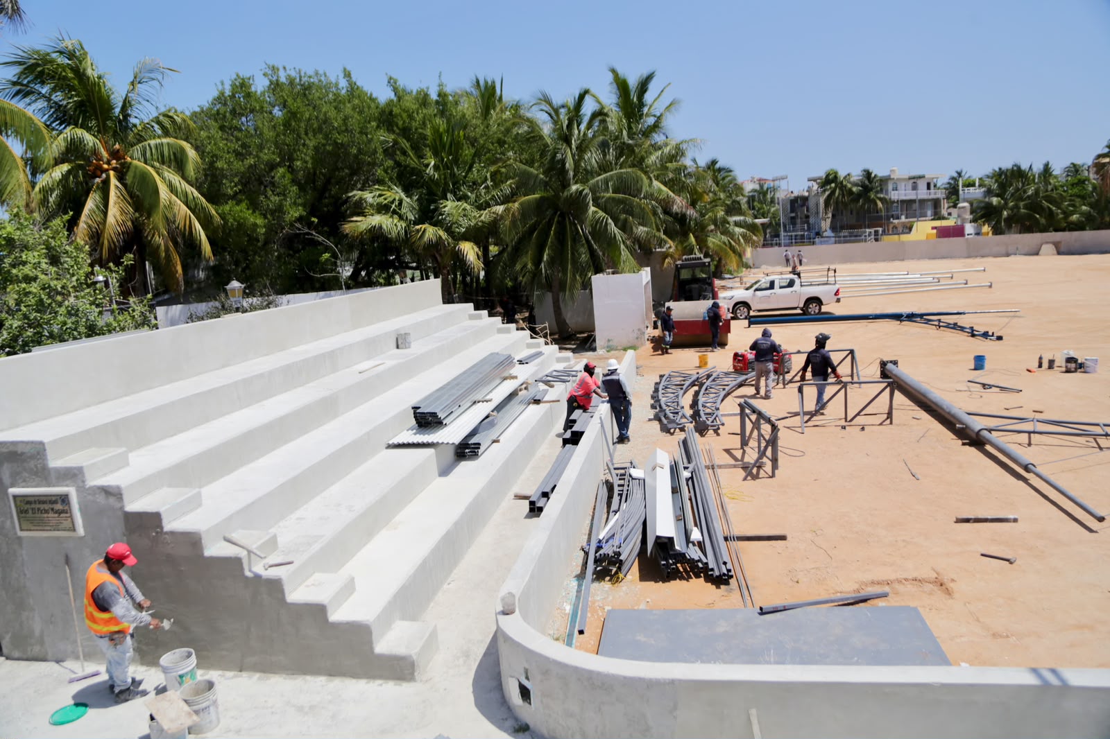 Avanzan trabajos en campo de béisbol infantil en Isla Mujeres