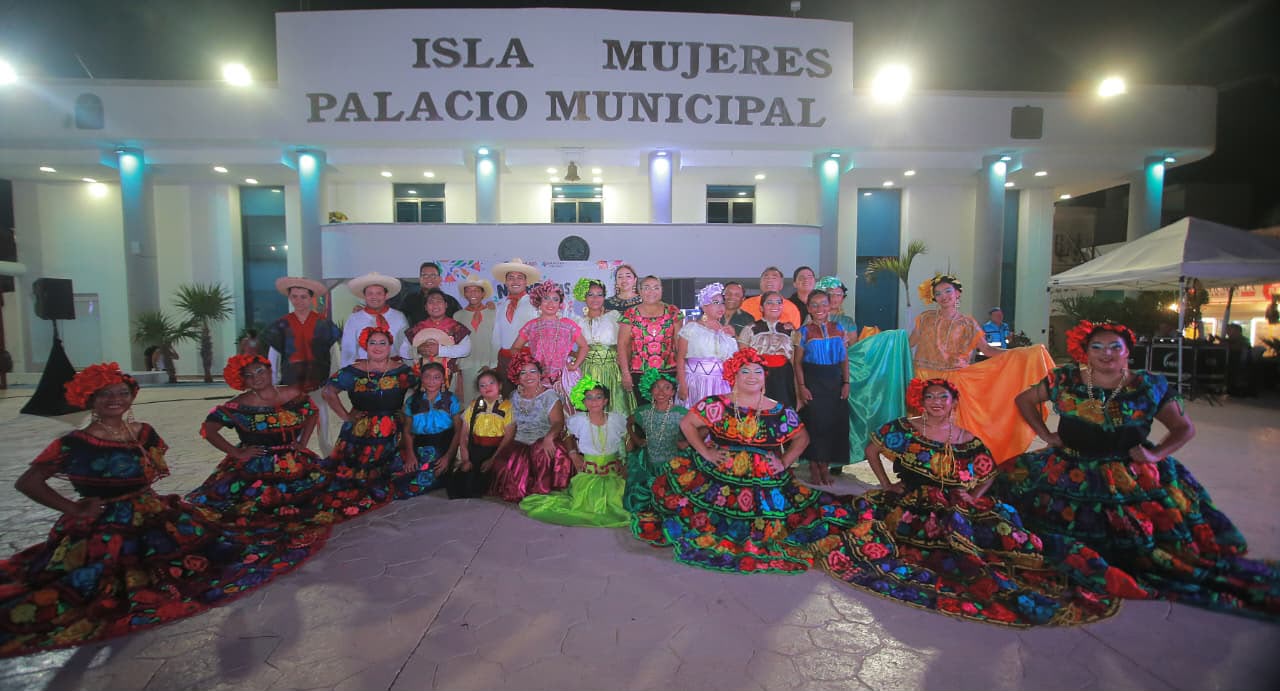 Isla Mujeres presenta Ballet Folclórico de Palenque