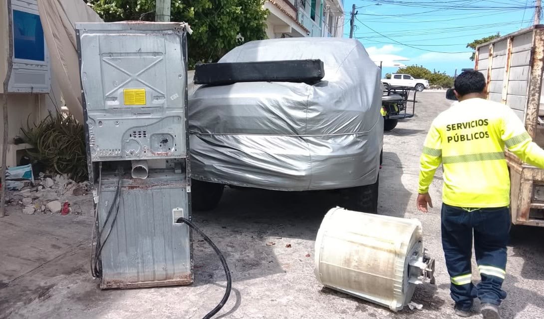 Avanza descacharrización en Isla Mujeres contra dengue