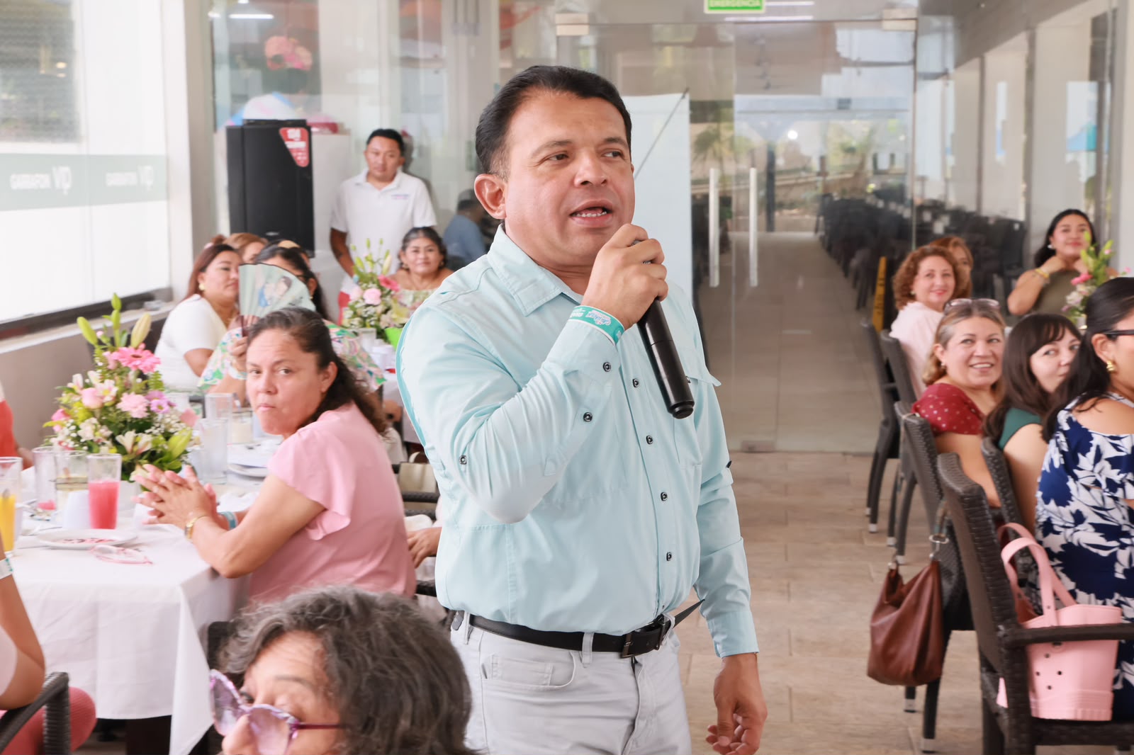 Isla Mujeres reconoce labor de secretarias municipales