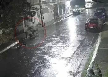 VIDEO: Mujer es atropellada presuntamente de forma intencional