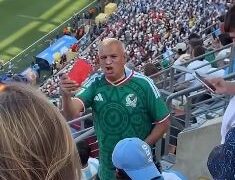 VIDEO: Ni en la final del Mundial faltó el drama: mexicano sacó tarjeta roja a un hincha