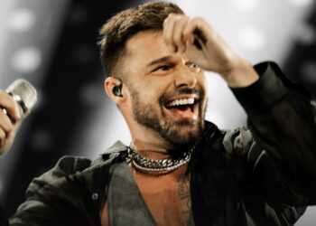 Ricky Martin anuncia que cantará hasta los 80 años