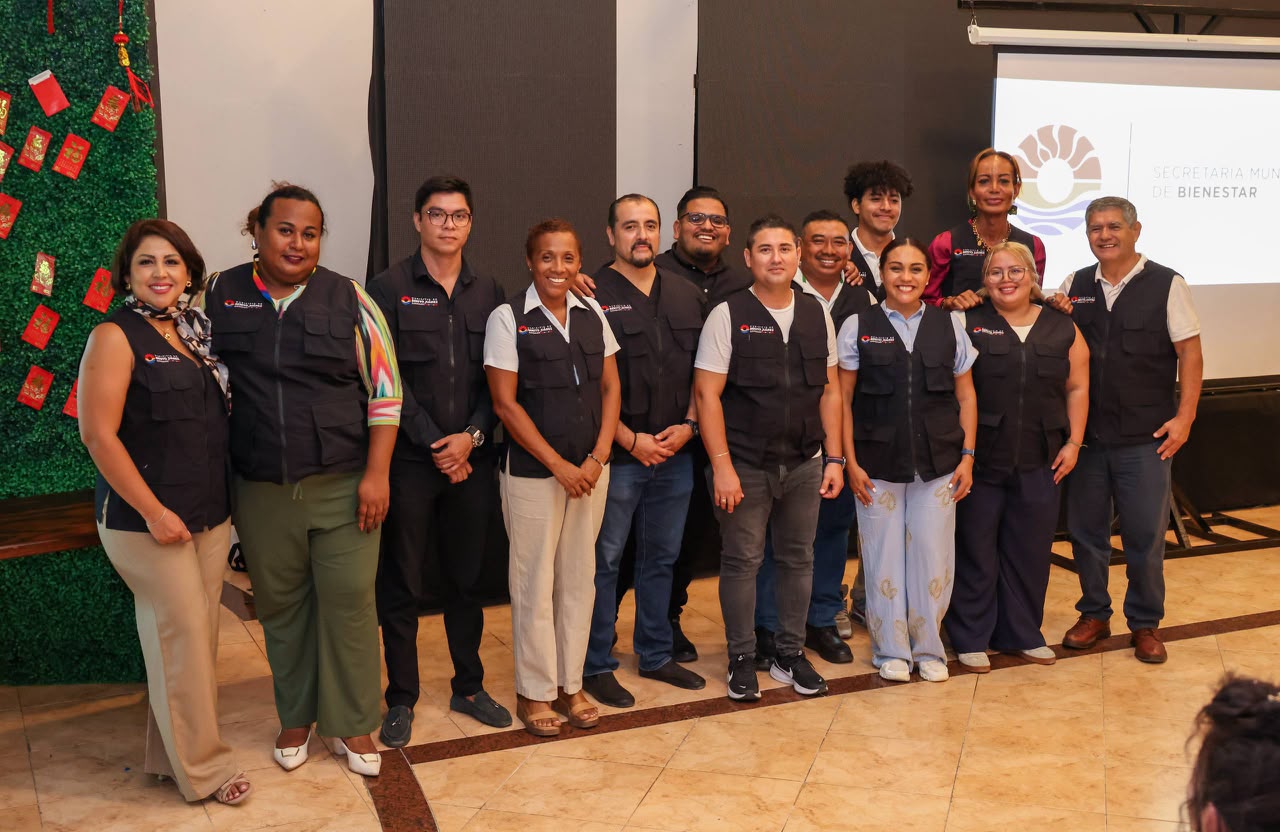 Ayuntamiento de BJ entrega chalecos a servidores públicos