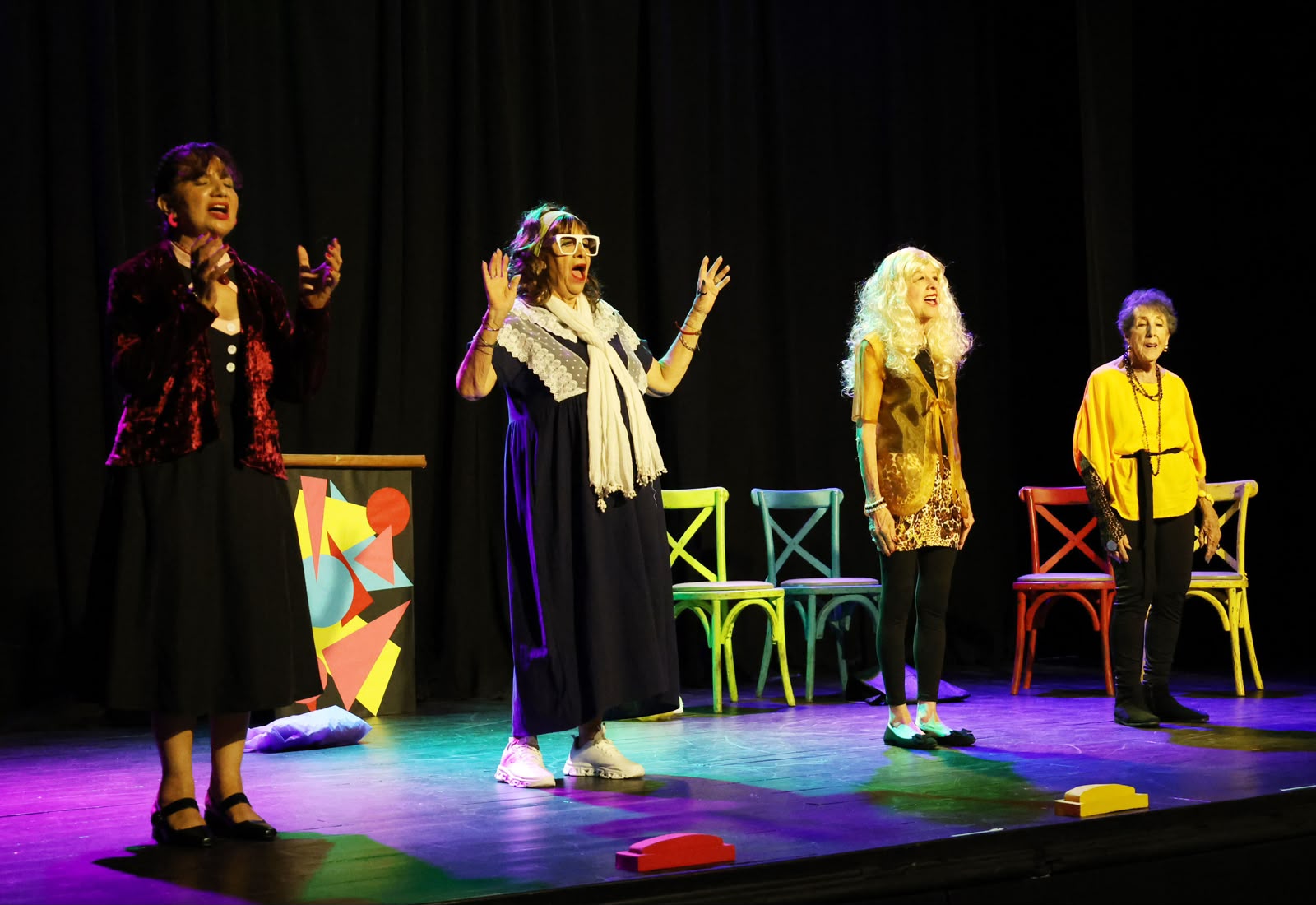 Teatro 8 de Octubre vibró con musical de Los Años Dorados