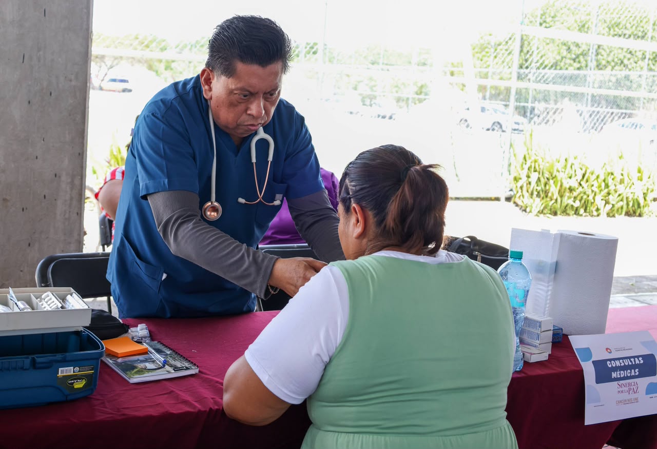 Brigada Sinergia por la Paz beneficia a SM 227