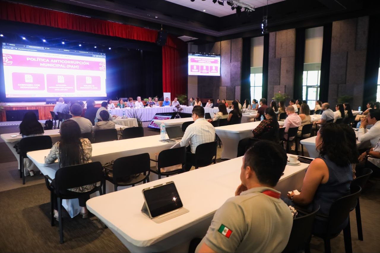 Playa del Carmen acoge reunión de contralores de Quintana Roo