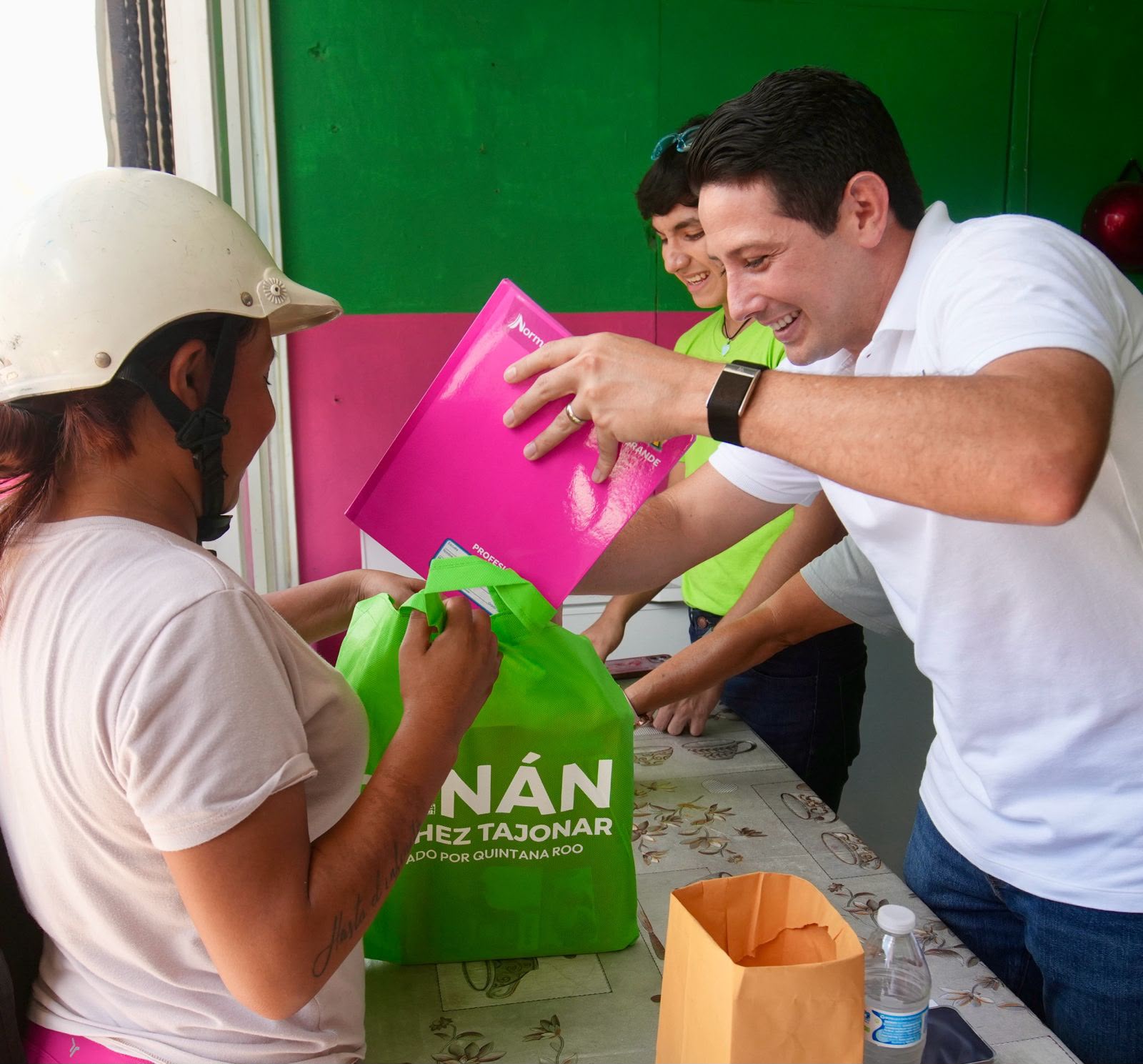 Kits de libretas en Cozumel se agotan en un día