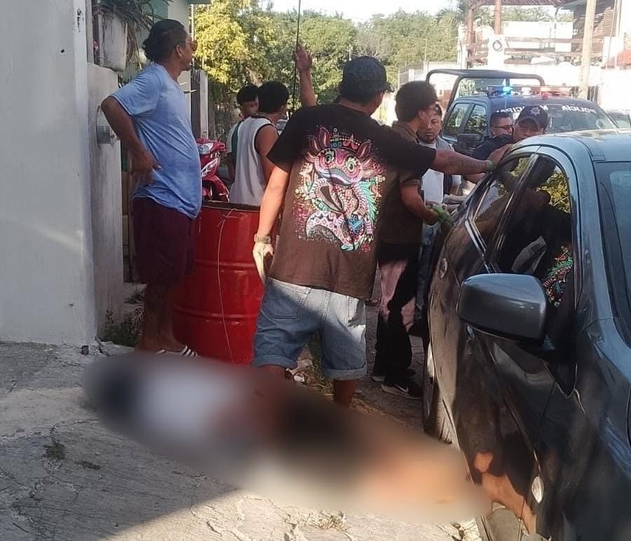 Vecinos de Cancún detienen venta de autos robados en SM 92