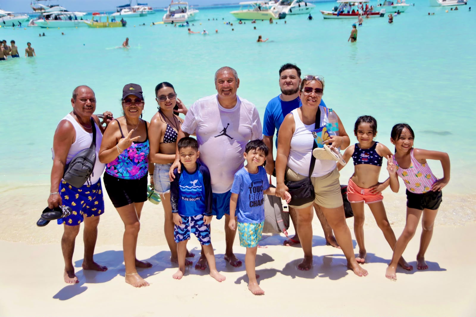 Guardavidas vigilan playas de Isla Mujeres en verano 2026