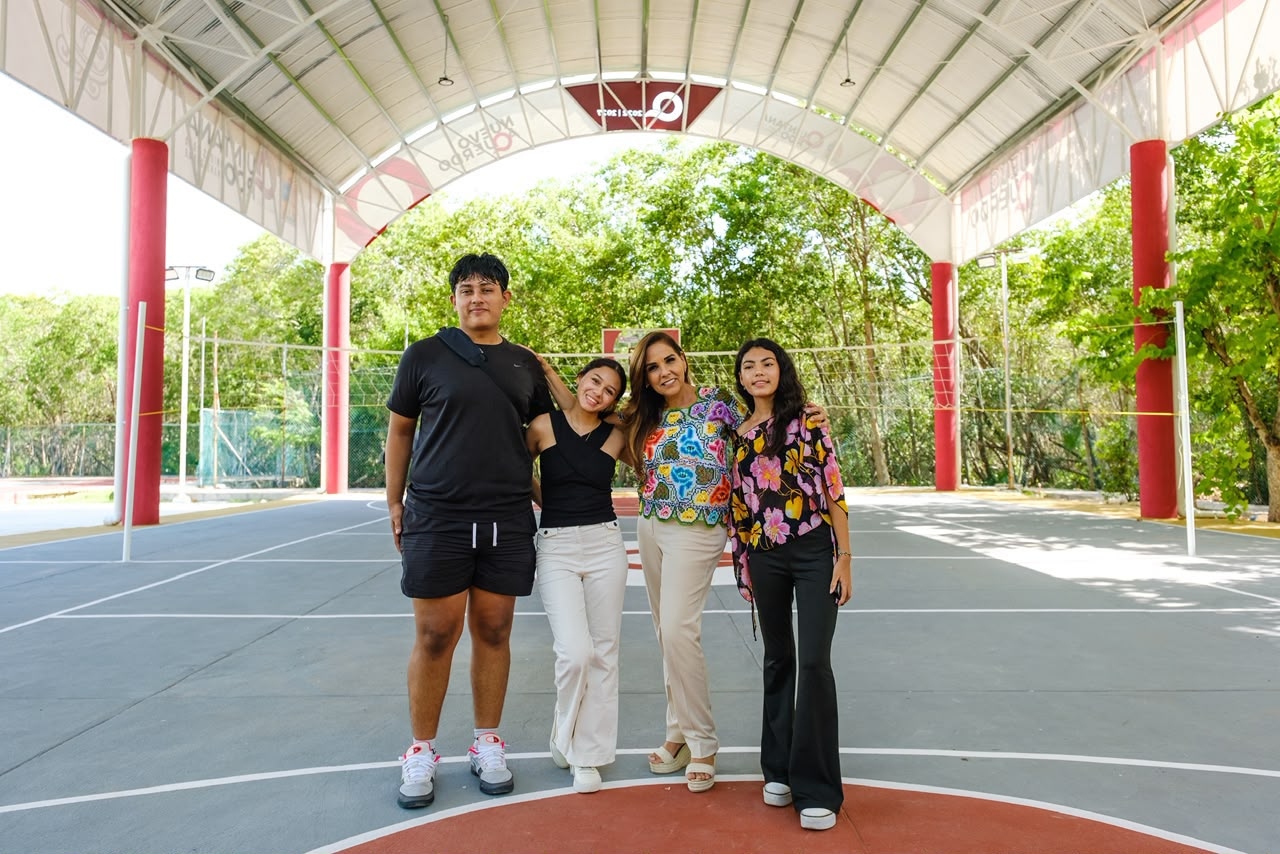 Universidad del Caribe inaugura domo deportivo en aniversario