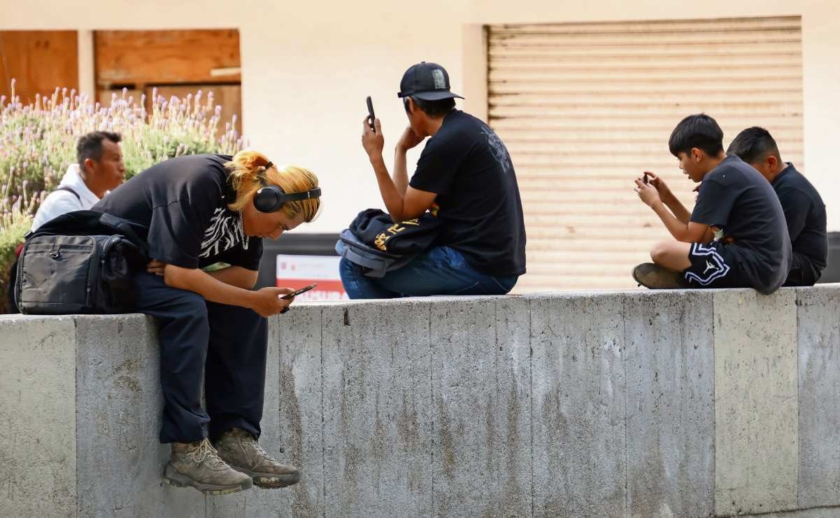 5 de cada 10 estudiantes usan IA para apoyo emocional