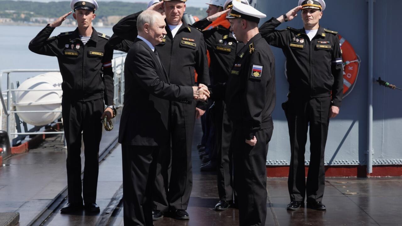 Putin amenaza con interceptar buques occidentales como represalia