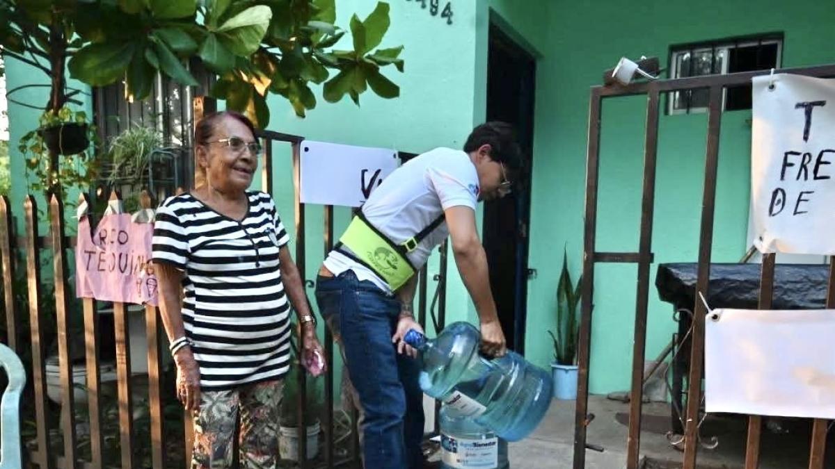 Colima inicia venta de agua purificada en garrafones