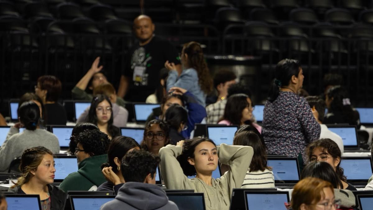 UNAM alista informe sobre fallas en examen de ingreso