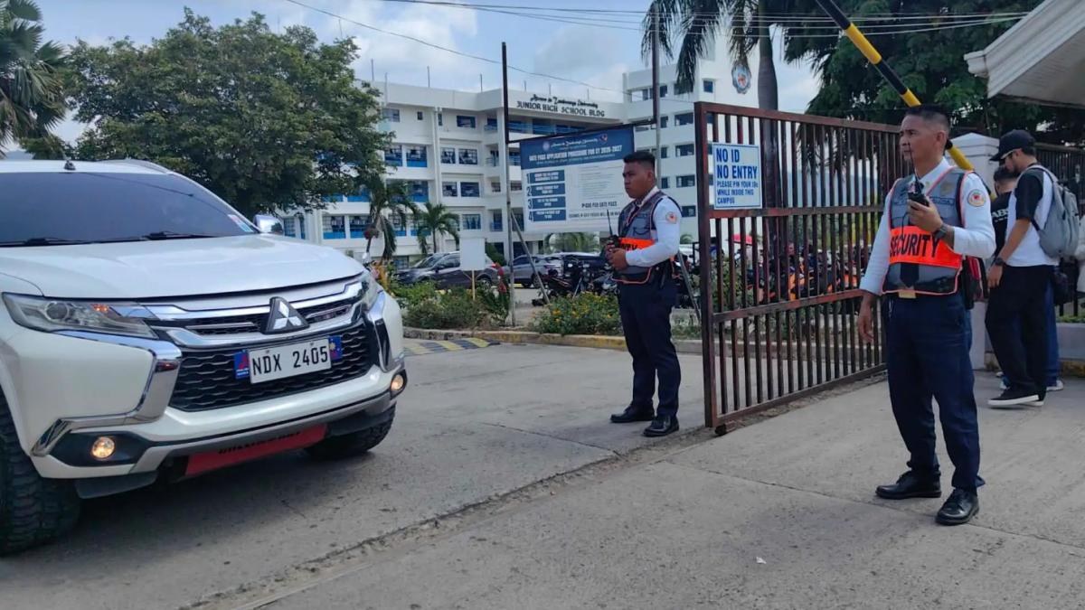Adolescente transmite tiroteo en escuela de Filipinas