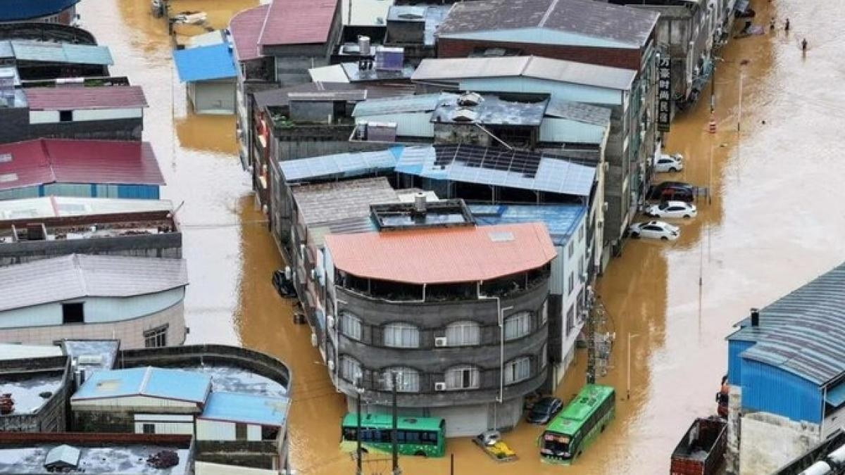 Mueren 159 por inundaciones causadas por tifón Maysak en China