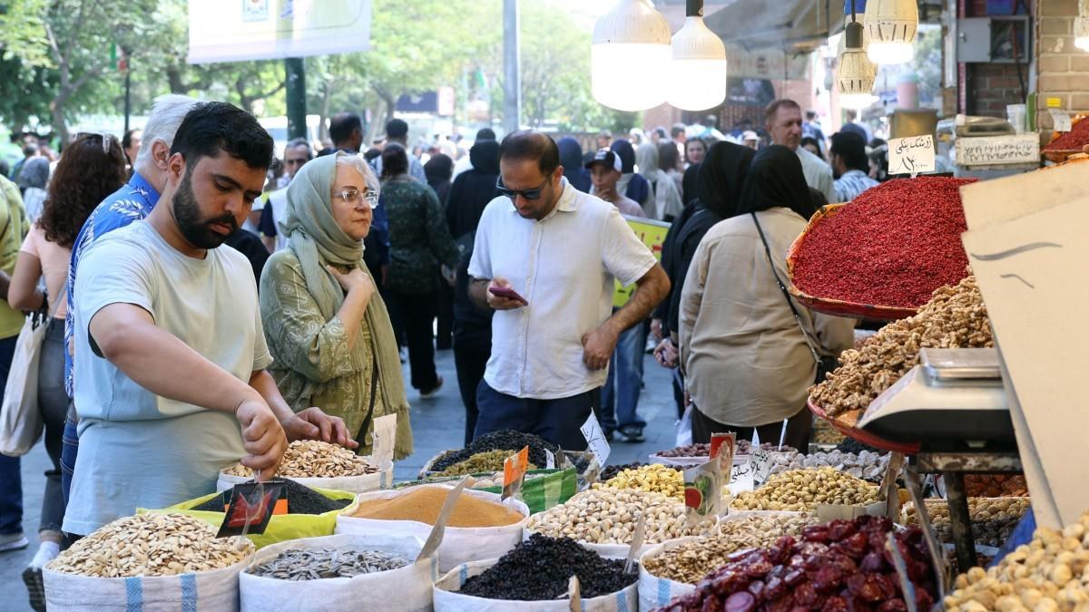 Irán desafía la amenaza del Día D económico de EE.UU.