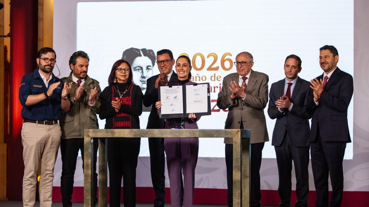 Sheinbaum firma decreto para 12 mil 750 consultorios de salud