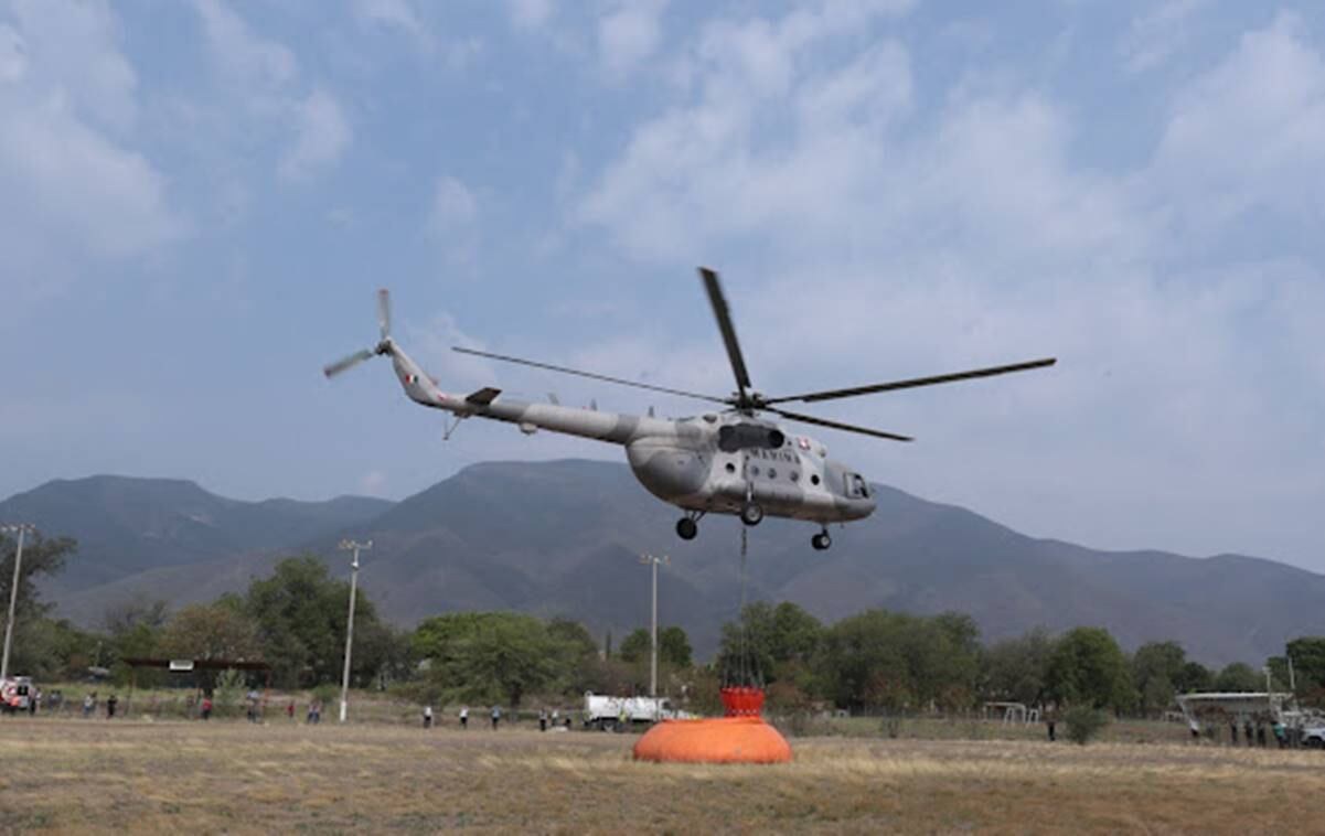 Helicóptero MI-17 de la Armada realiza aterrizaje en Jalisco