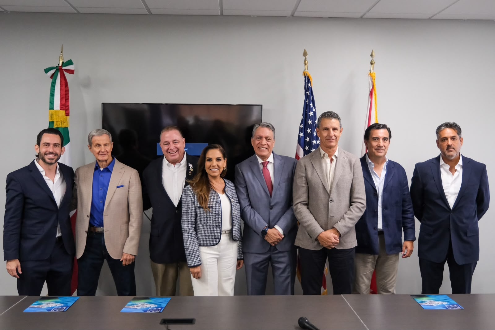 Mara Lezama presenta Distrito Financiero en Orlando
