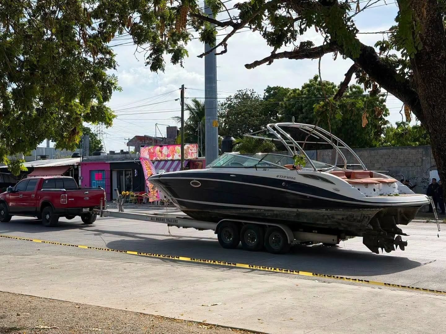 Fiscalía recupera lancha robada en Isla Dorada Cancún