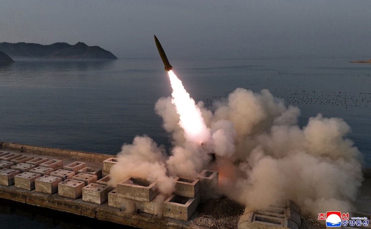Corea del Norte lanza misil balístico hacia costa oriental