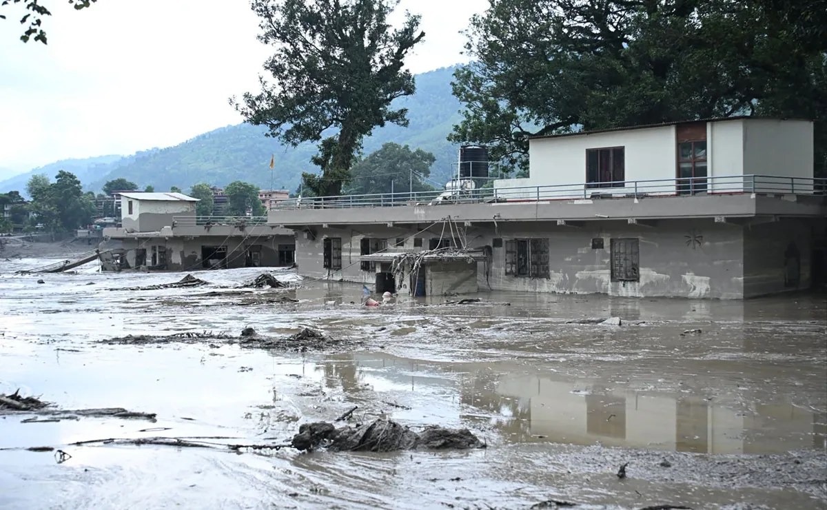 Inundaciones en Nepal dejan 95 muertos y cientos desaparecidos