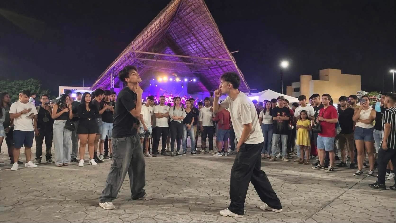 Llega a Cancún la batalla por farmear aura