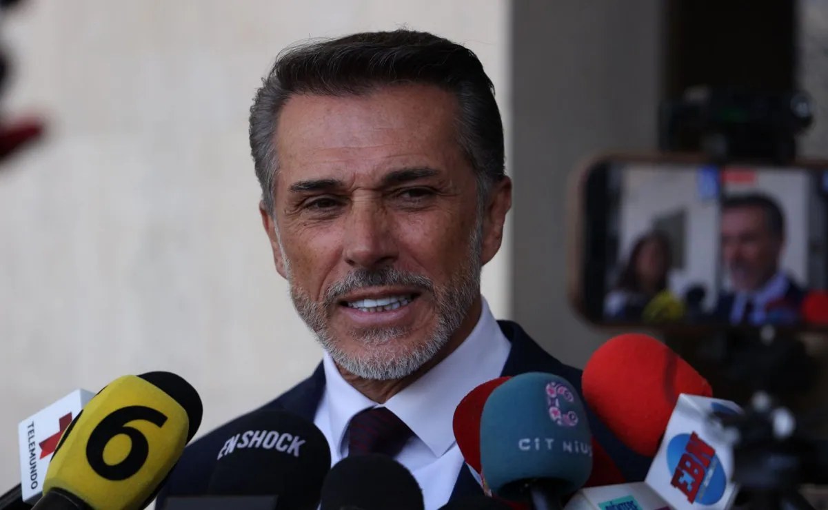 Sergio Mayer solicita licencia indefinida como diputado federal