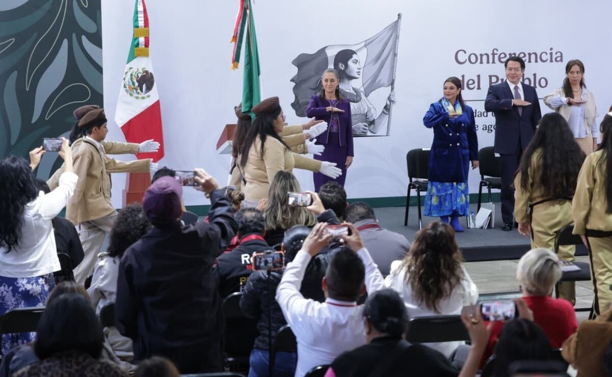 Regresan a clases 28 millones de estudiantes en México