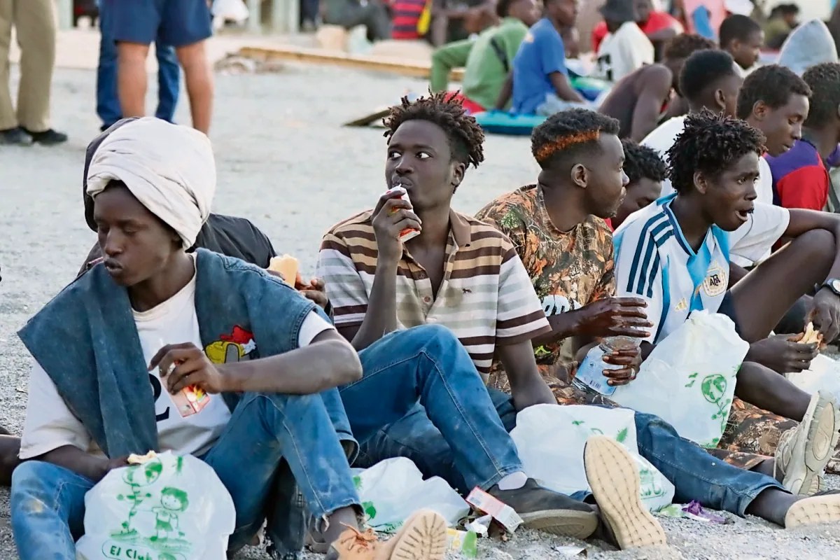 Ceuta registra mil menores migrantes varados tras cruce masivo