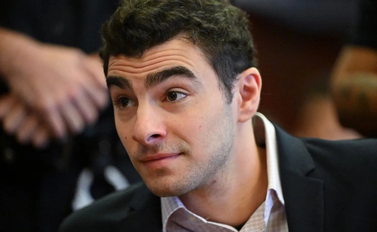 Luigi Mangione se declara culpable de acoso en Nueva York