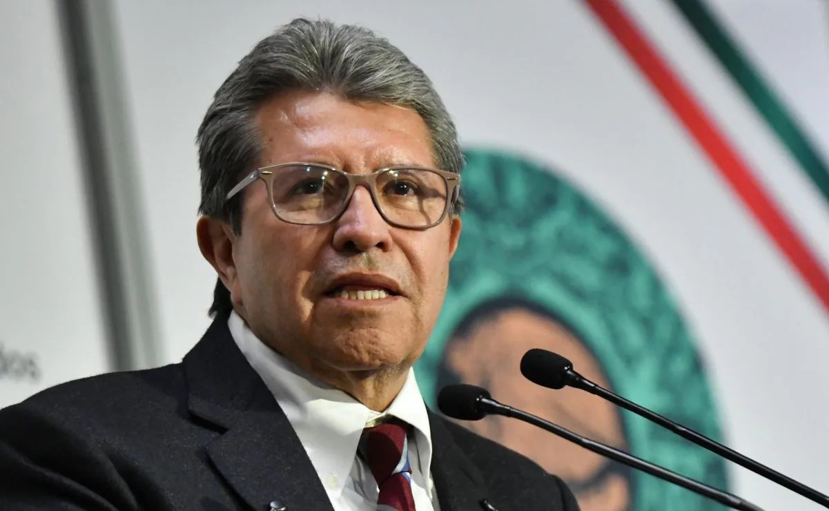 Monreal pide reglas para reelección sin pedir licencia