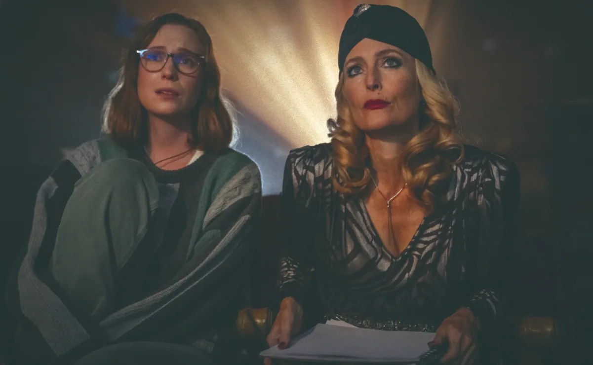 Gillian Anderson aborda deseo femenino en nueva película de terror
