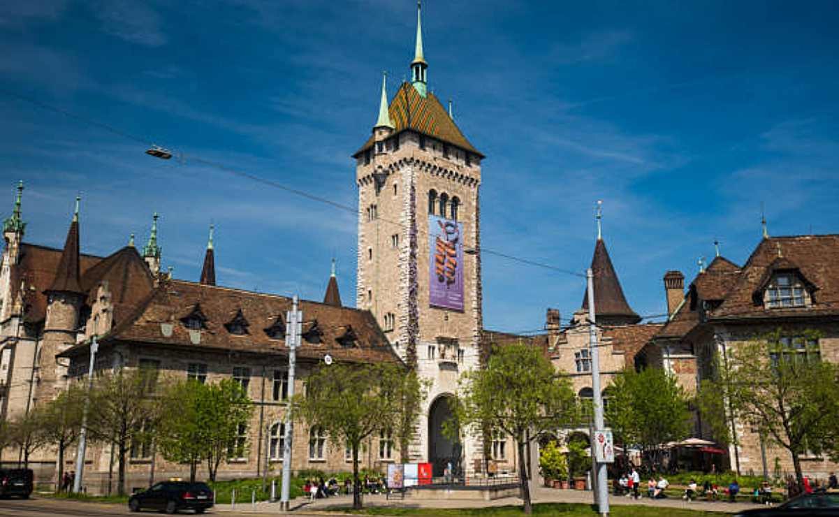 Detienen a presuntos ladrones del Museo de Relojería en Suiza