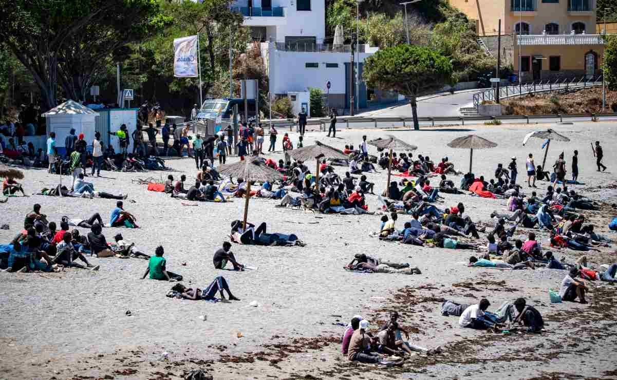 Presidente de Ceuta propone confinar migrantes en centro de internamiento