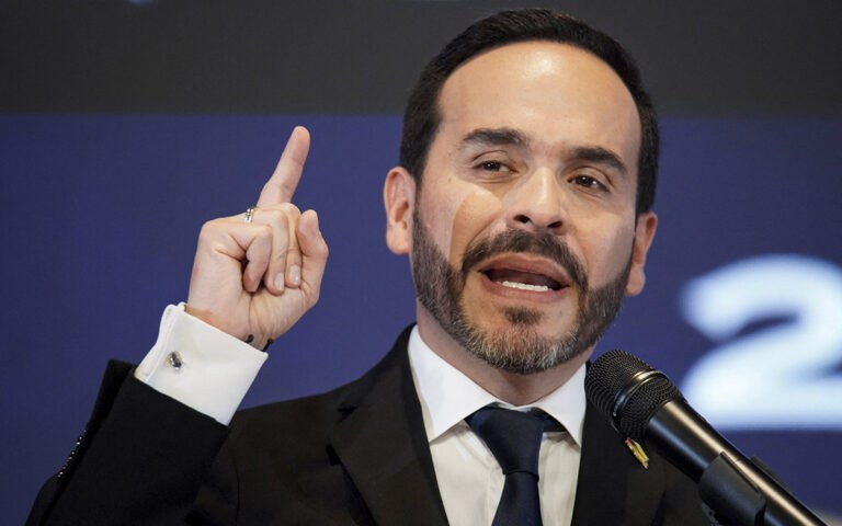 Presidente de Colombia exige combatir grupos armados