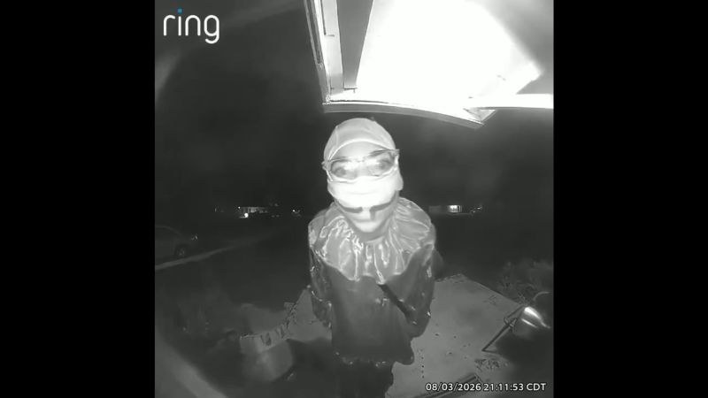 Adolescente disfrazado de payaso apuñala y mata en Illinois