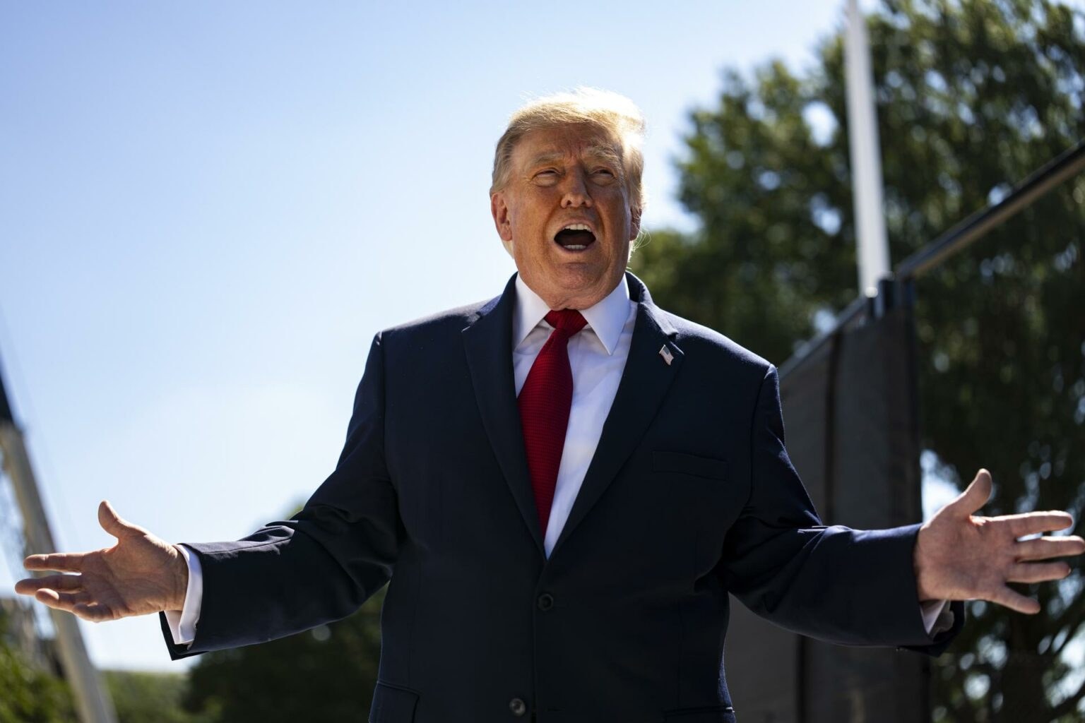 Trump ordena desregular procesadoras cárnicas en EE.UU.