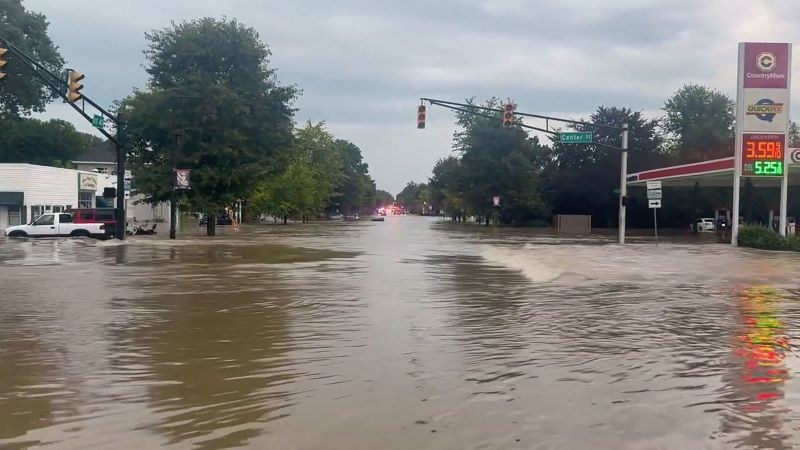 Inundaciones afectan Indiana e Illinois tras lluvias intensas