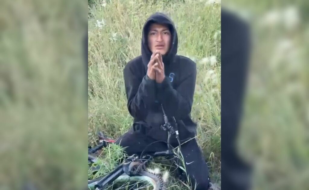 Vecino amenaza con arma a ladrón en Teotihuacán, Edomex