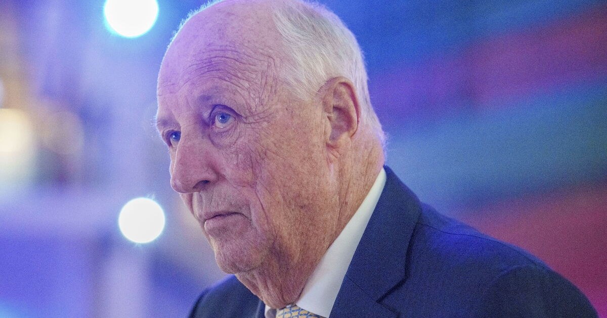 Empeora salud del rey Harald de Noruega en hospital