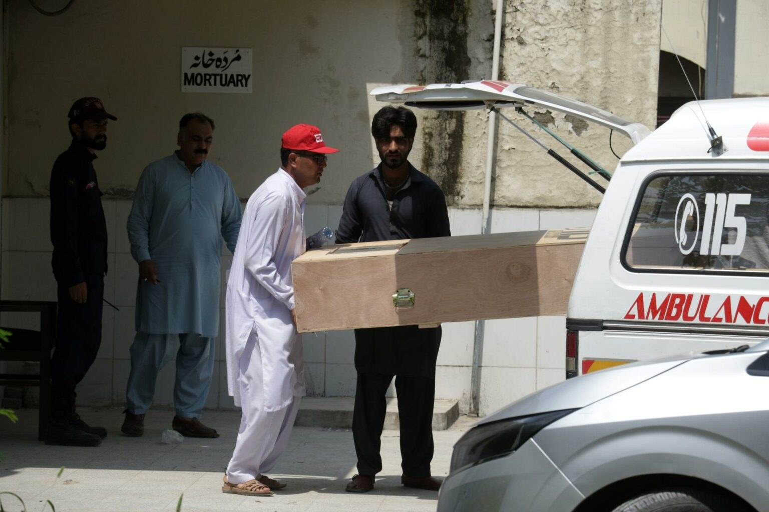 Incendio en hospital de Pakistán deja 14 bebés muertos