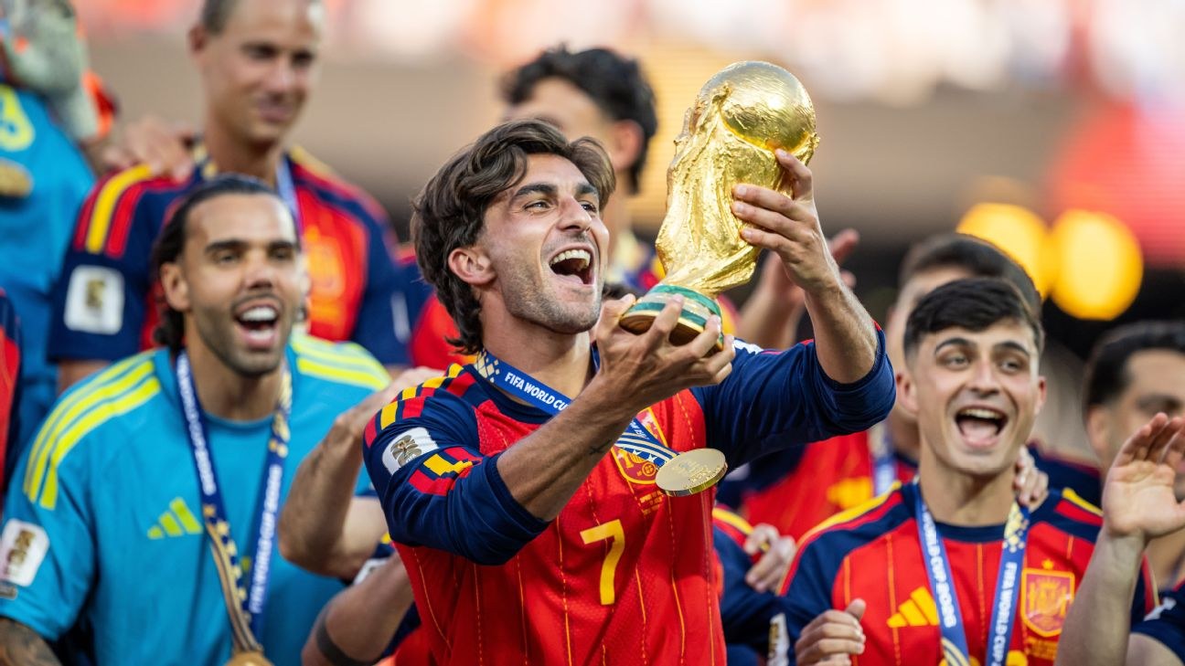 Barcelona negocia venta de Ferran Torres al PSG por más de 50 millones
